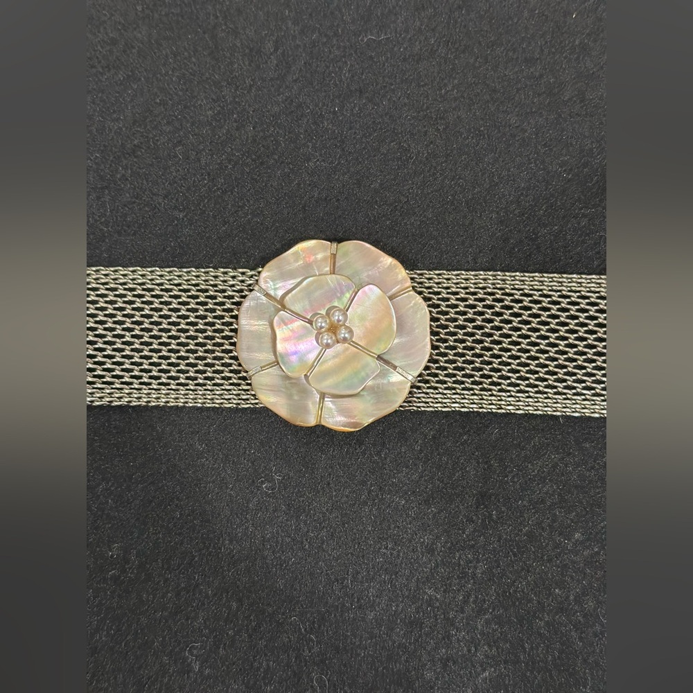 ***SOLD*** Chanel Mother Of Pearl Camellia Choker Necklace- Fall 1998 - Picture 8 of 11